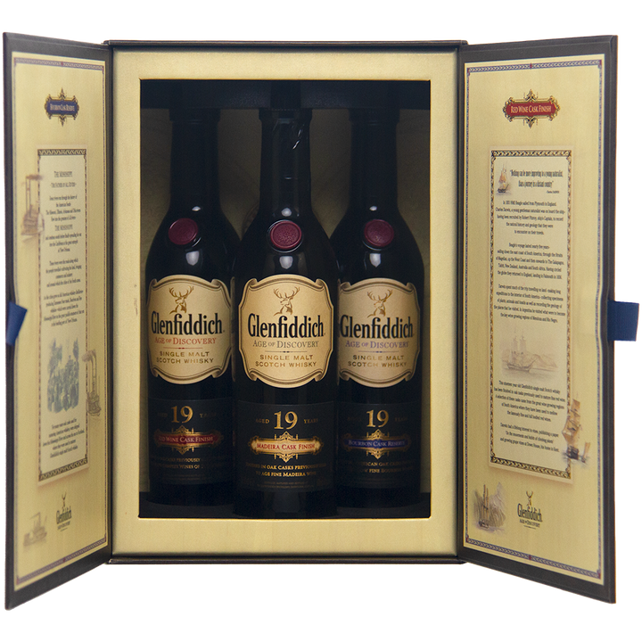 The Glenfiddich Age of Discovery Single Malt Scotch Whisky 3pcs 200ml comes in a decorative gift pack with detailed info inside and displays all three bottles upright when opened.