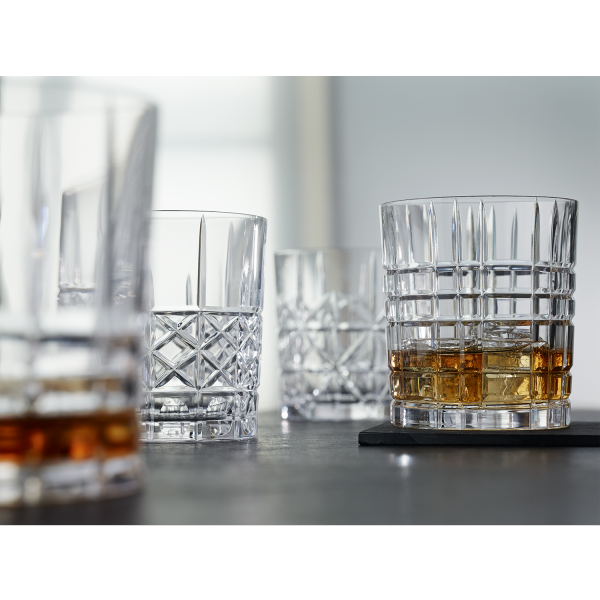 Nachtmann Highland Tumbler set featuring assorted cut-glass tumblers – elegant glassware for serving whisky in style. Perfect for gifts.