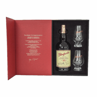 Glenfarclas 15-Year-Old gift pack with two Glencairn glasses, available at Whisky Estate, offers a rich, sherry-matured single malt with the perfect glassware for an enhanced tasting experience.